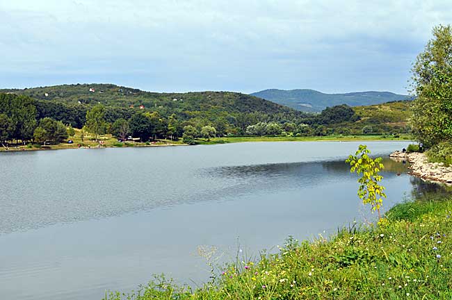 Anglers’ favourite destination is the fishing lake made by the swelling of the Szoros Stream